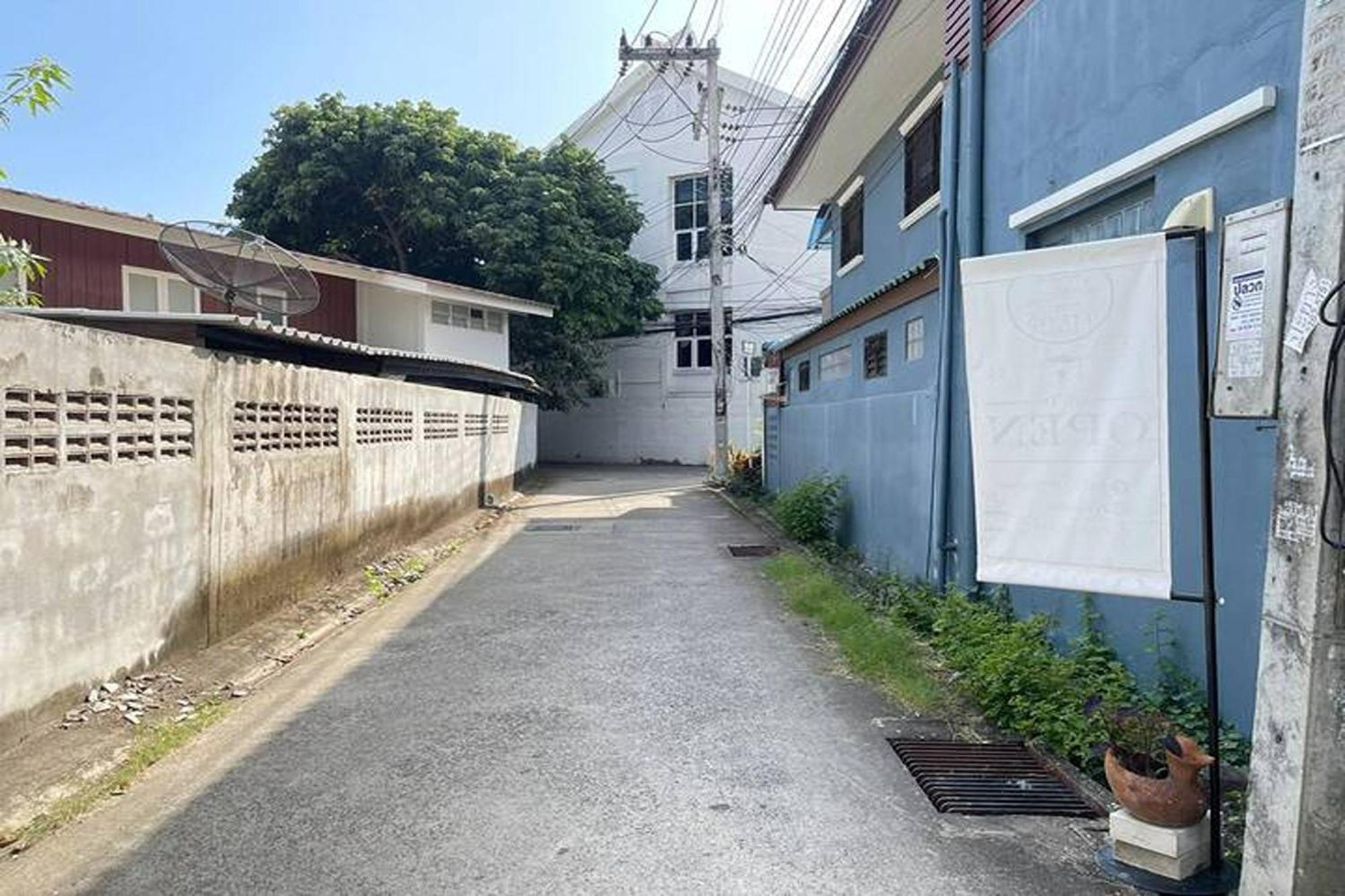 乔禅塔大厦酒店 清邁 外观 照片
